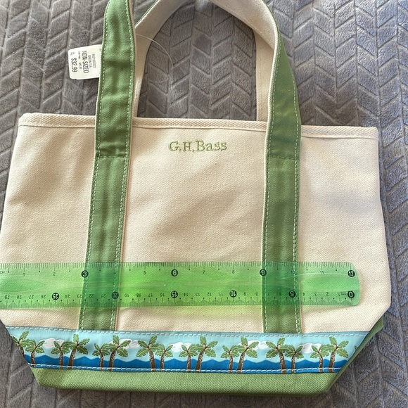 G H Bass Cream and Green Small Purse - Picture 8 of 9